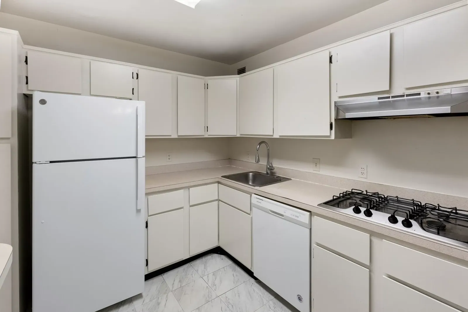 Full Condo Remodel – River Road, Bethesda, before (10 of 12)