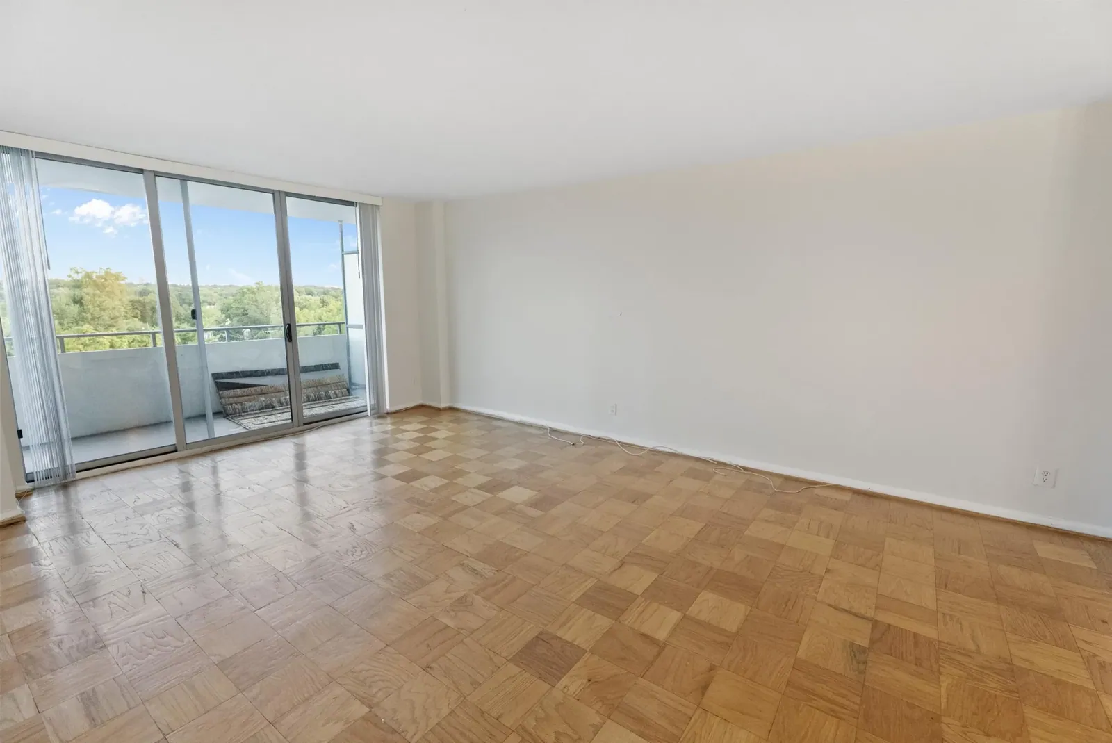 Full Condo Remodel – River Road, Bethesda, before (2 of 12)