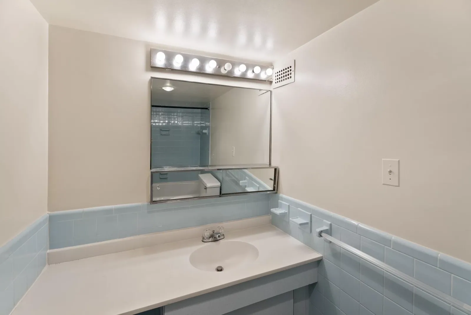 Full Condo Remodel – River Road, Bethesda, before (8 of 12)
